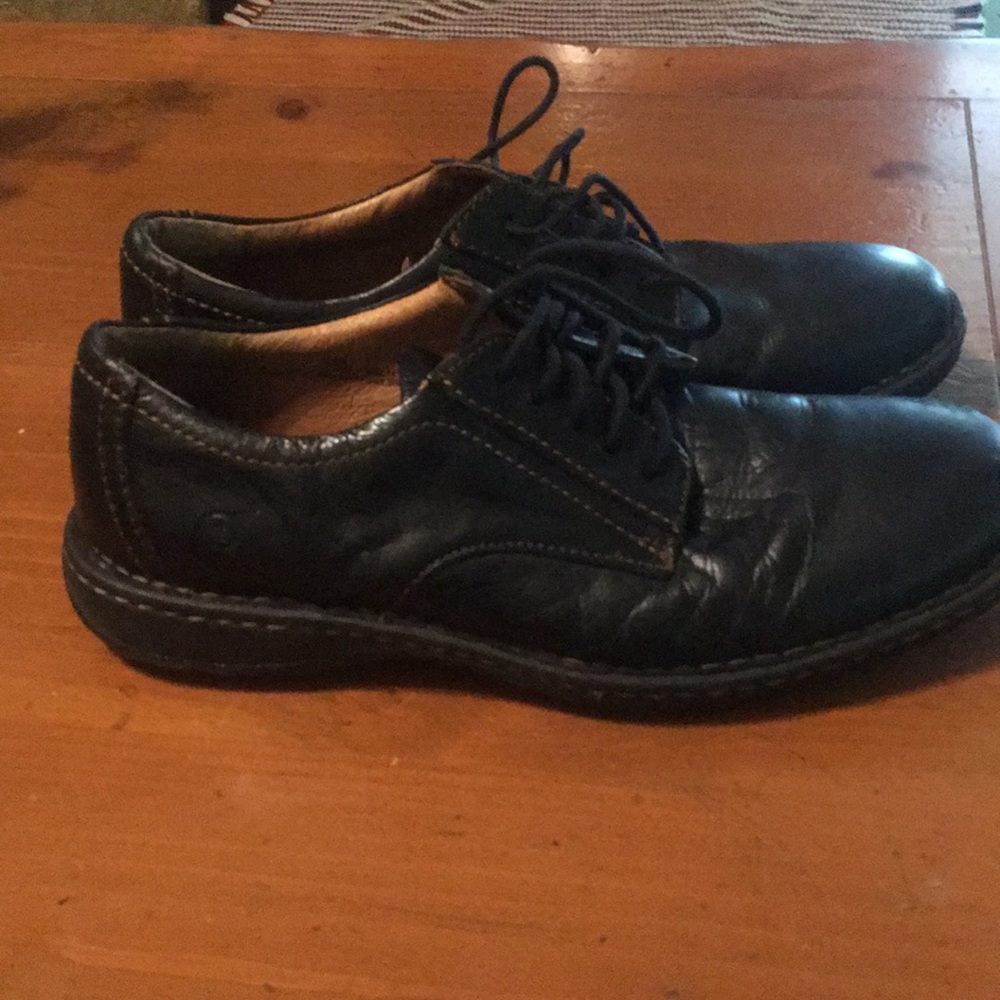Black leather Born casual shoe